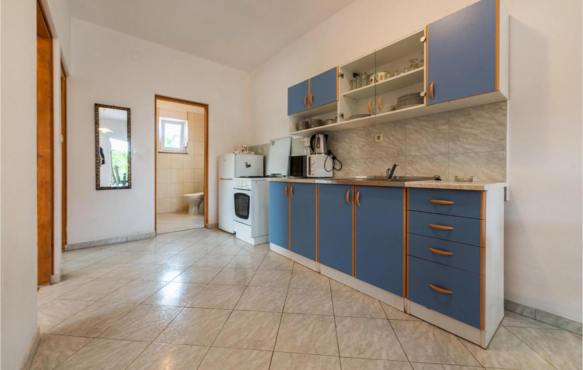 Lovely Apartment In Vir With Kitchen Eksteriør billede